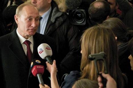Vladimir Putin a câştigat alegerile din Rusia. Opoziţia acuză fraudarea votului